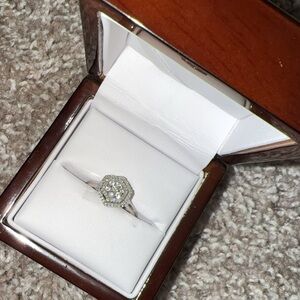 Elegant real Diamond Ring size 8